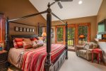 Master suite-king bed-hot tub access-ensuite